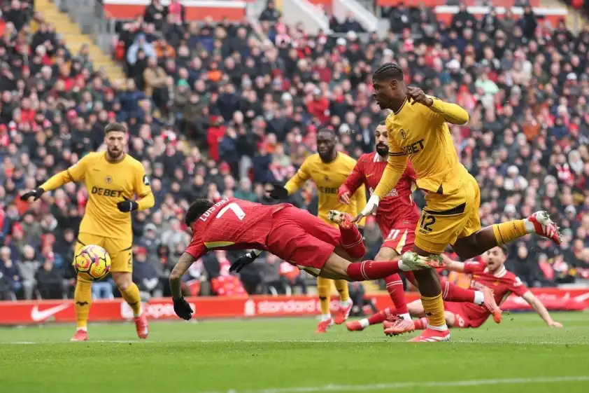 Wolves đi vào lịch sử giải ngoại hạng Anh với thành tích quá tệ.